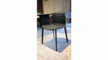 Arper | Catifa 46 wooden legs & upholstery | 0356 chair2